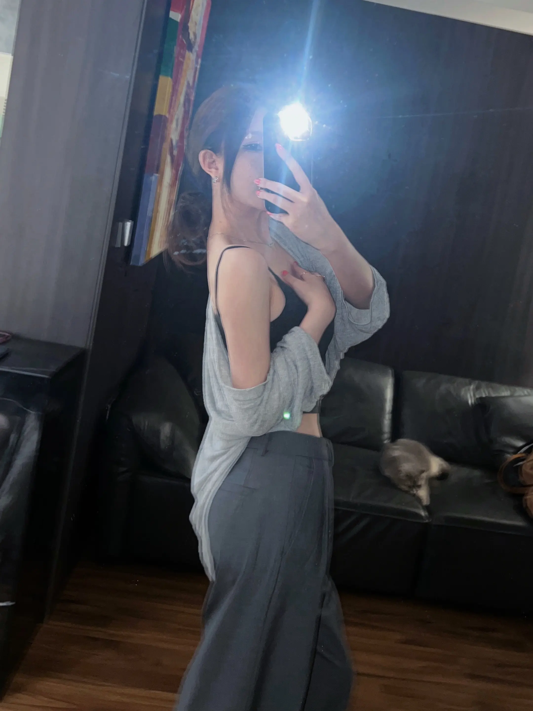 跟灰色系死磕到底。