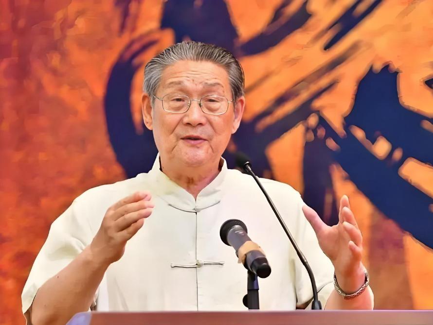 北大哲学教授楼宇烈先生1934年生人，今年90多岁了，还健康，好像前几天看到过北