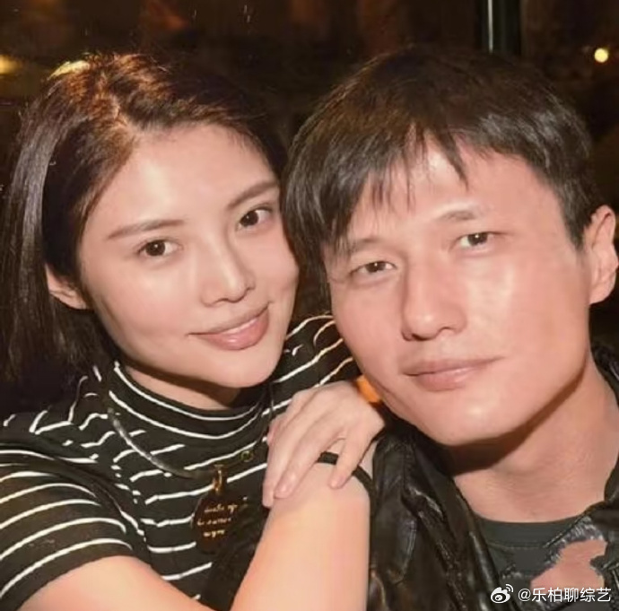 尹子维凌晨5点还在表白徐冬冬  哇塞，真的是看到了尹子维凌晨5点还在表白徐冬冬，