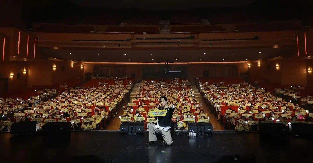 曾经的顶流男团exo 的chen开演唱会不到500人，奶爸还能吃到老本吗？ ​​