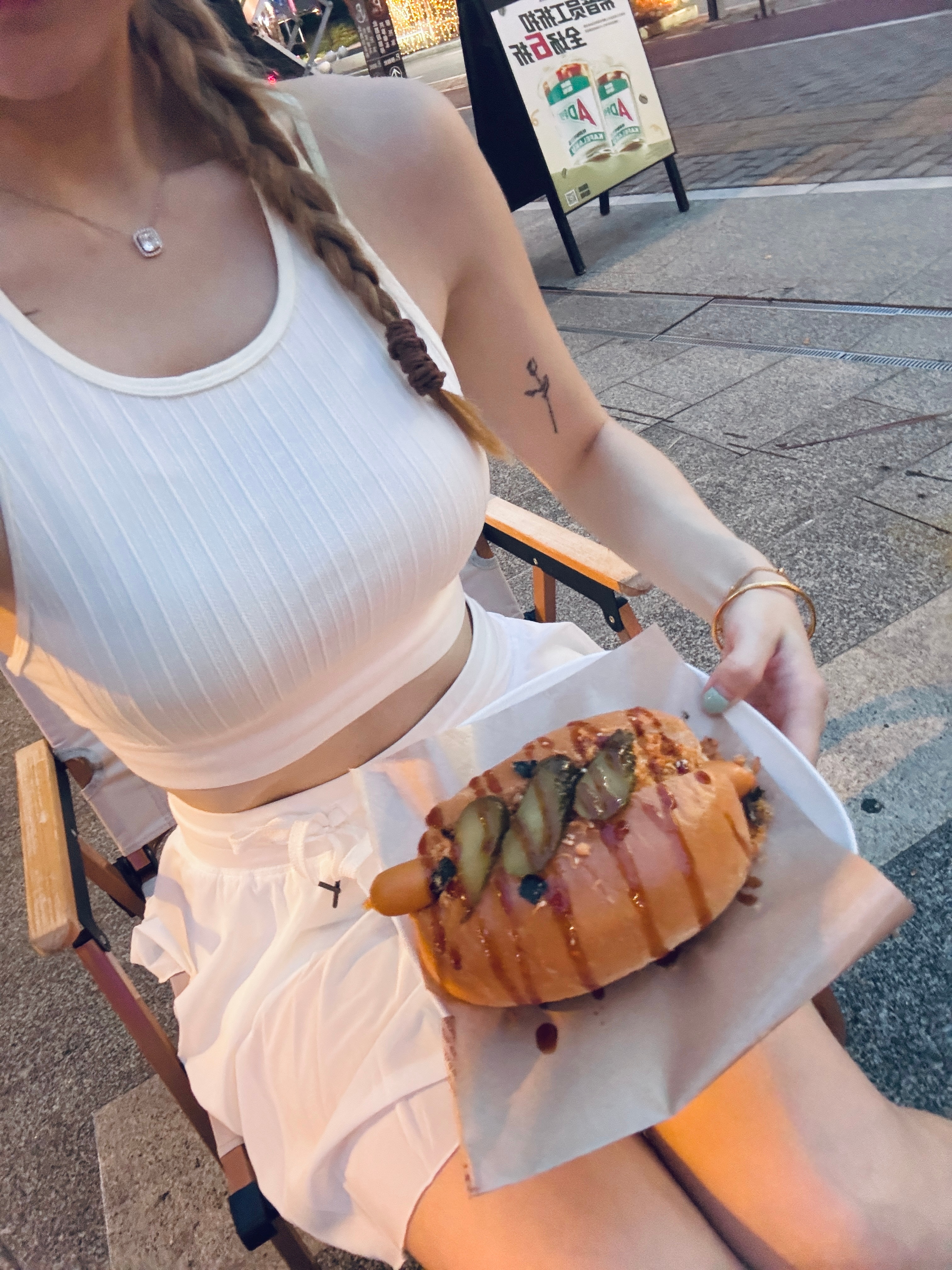 很爱吃🌭的小女孩一枚#吃货日常# ​​​