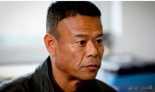 演员黄品沅，很多观众熟悉他荧幕上的角色，却少有人知道他的家庭渊源，他的母亲王行是