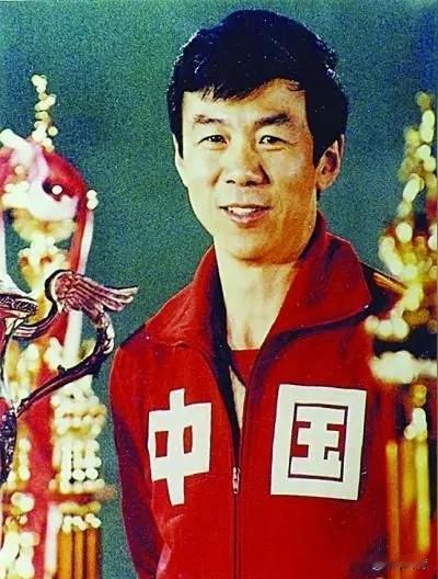 【中国女排“一脉相承”的十冠魔咒谁来打破？】
中国女排自从1981年首夺世界杯冠