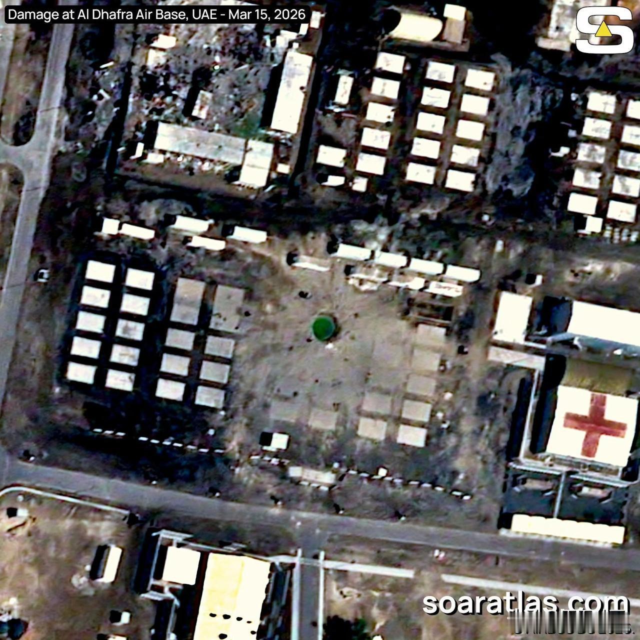 高清卫星图像展示伊朗对阿联酋宰夫拉空军基地的打击情况——摧毁了部分机库和营房，打