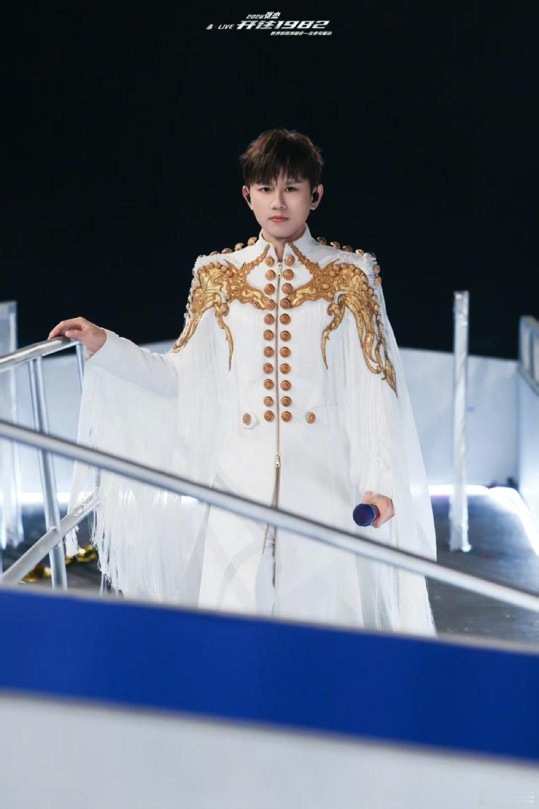张杰演唱会舞台获法国设计金奖实至名归！张杰演唱会舞台斩获法国设计金奖，全景视角下