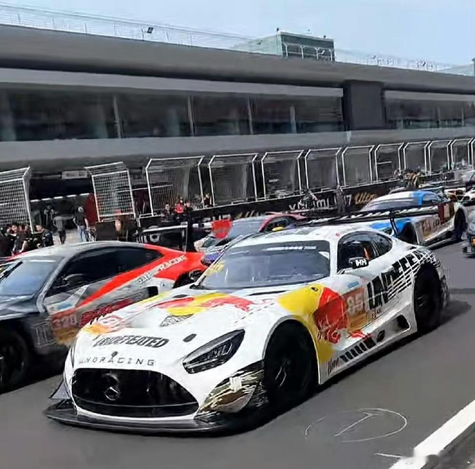 王一博新赛车皮肤去掉了绿色王一博赛车皮肤改成黄色了 赛车这次是黄红色为主了 