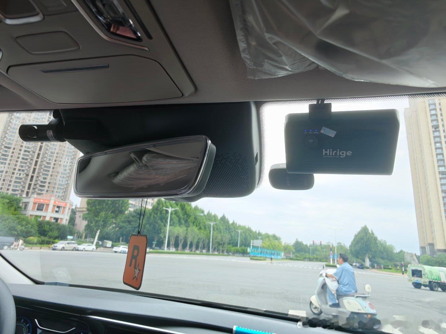 郑州网约车，运管强制要求安装一套车内外记录仪，我问是不是要两千，司机说两万五，自
