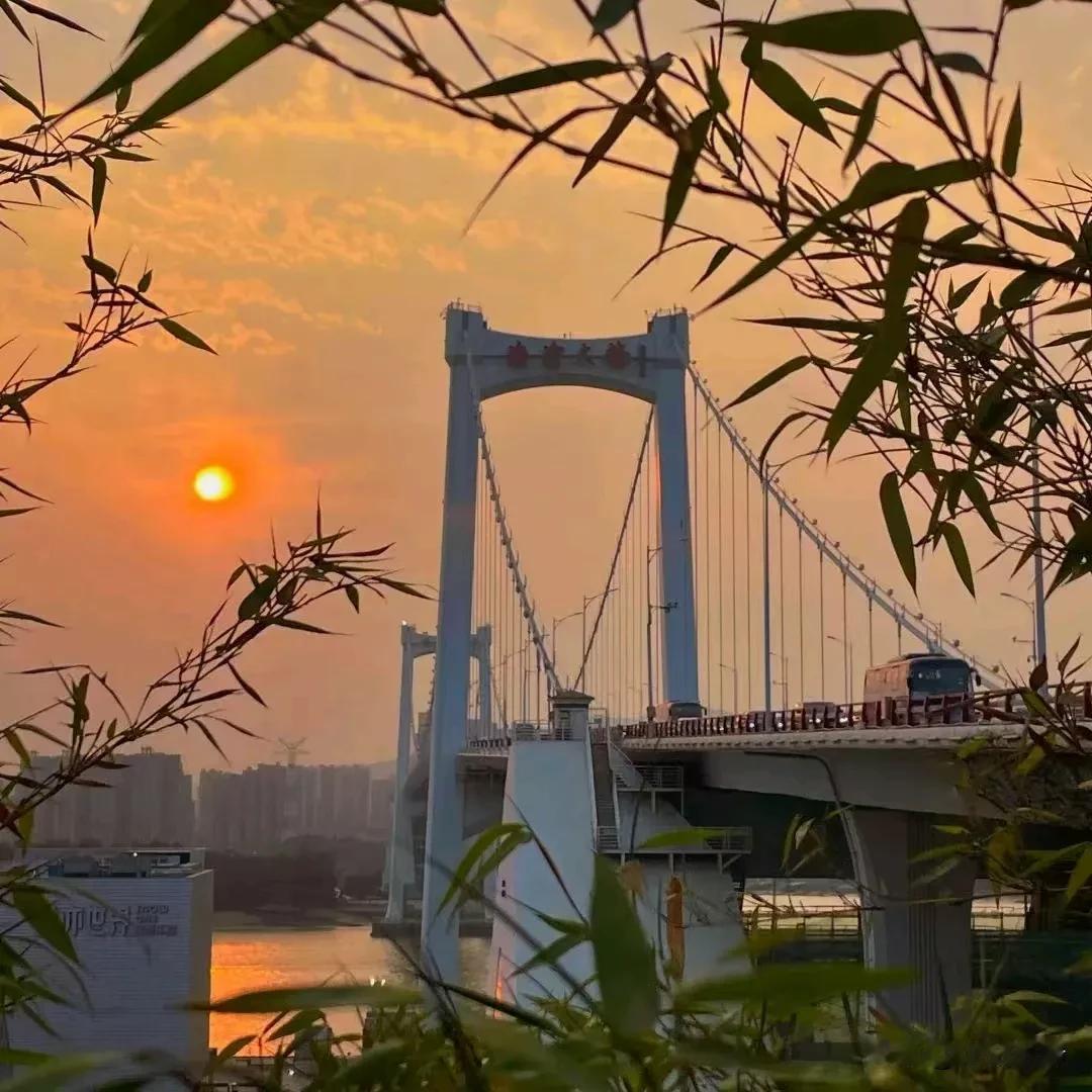 我不在乎别人怎么说我，只有我知道自己的故事。只有我知道自己经历了什么，因为我相信