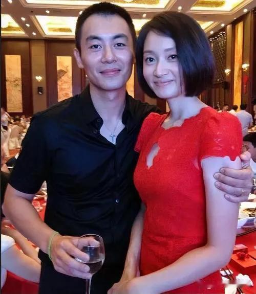 朱亚文与沈佳妮：从荧屏到生活的双向奔赴

朱亚文与沈佳妮的爱情始于2009年拍摄