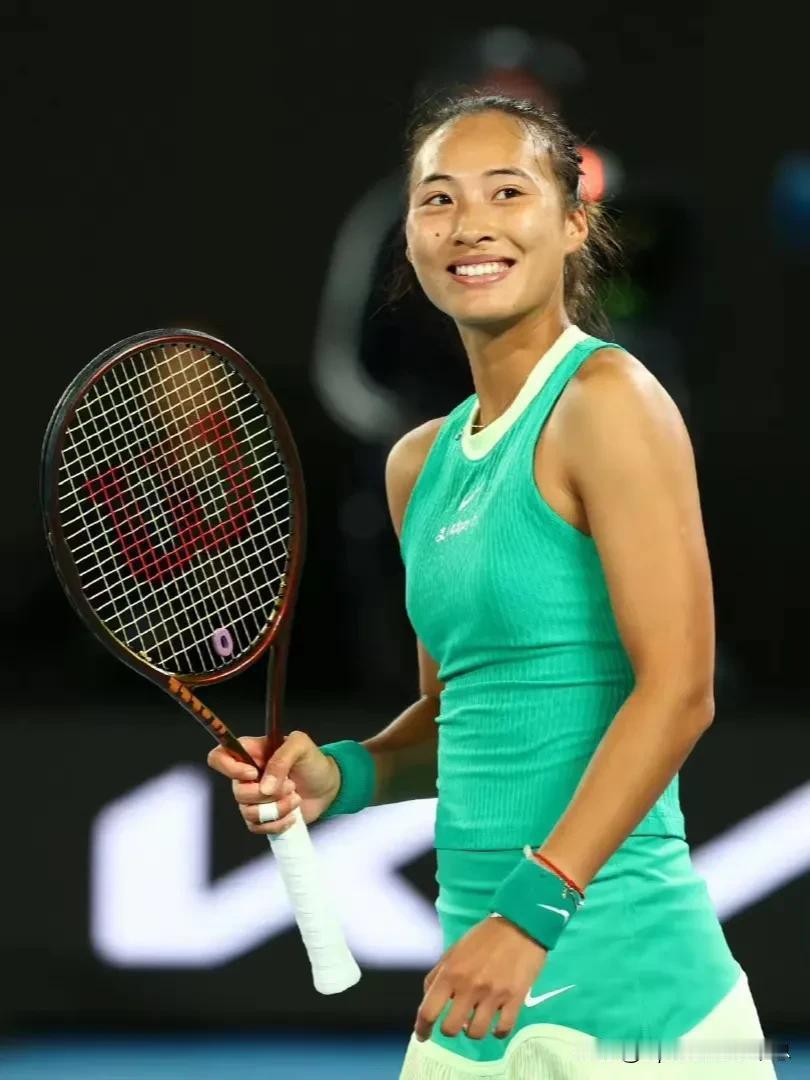 郑钦文与世界顶级选手相比仍然存在不小的差距，前面的比赛没有碰到一位排名高于自己的