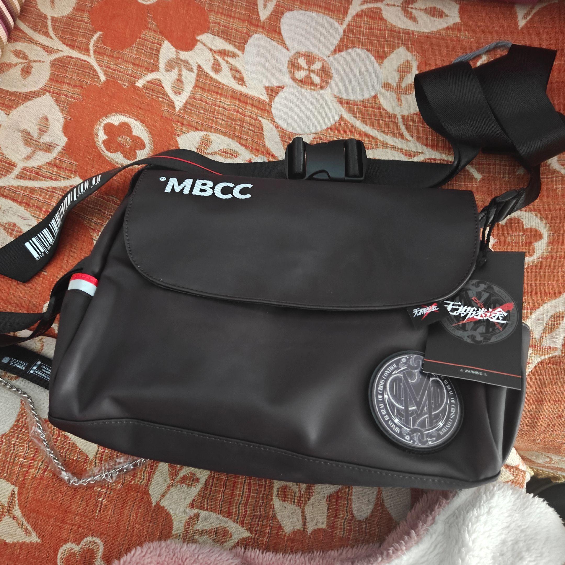 终于不是没包的野人了。