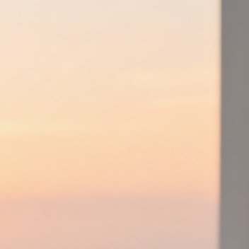 晨光温柔，抚慰心灵的疲惫。新一天，愿你心灵轻松，快乐常伴。 