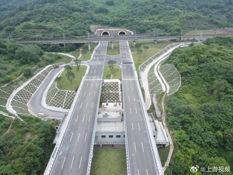 #重庆陶家隧道本周日零点通车#【陶家隧道本周日零点通车！穿越中梁山再添新通道】#