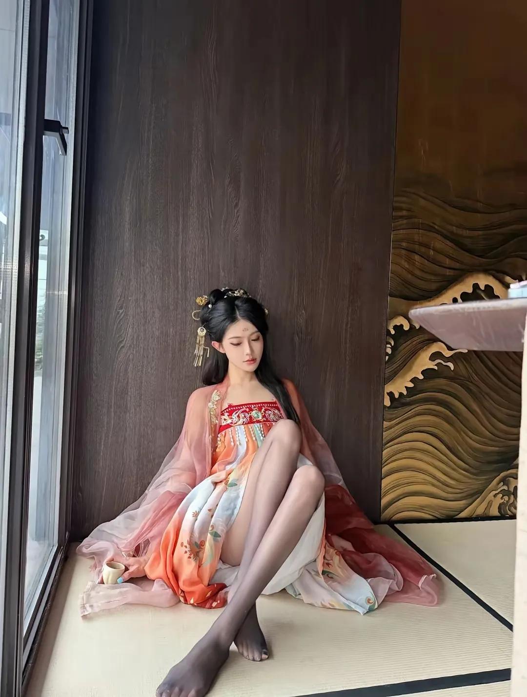 古风汉服与现代黑丝的邂逅