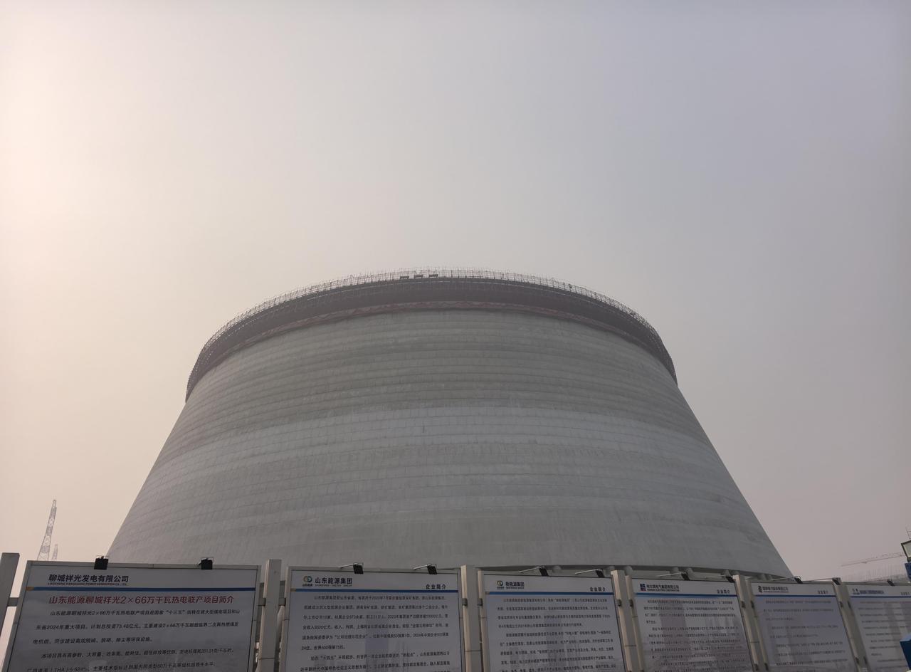 昨晚圈内小聚，一位浸淫股市十几年的老股民抿了口茶，慢悠悠聊起他认识的一位狠人，说