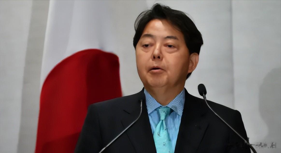 日本对华追加出口“管制”后，中方宣布免签国家名单，专家：名单没有日本！
据外媒报