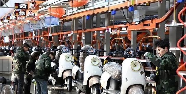 越南7700万辆摩托，全是电摩替代盘

很多人聊越南电摩，只盯着新增购车需求，其