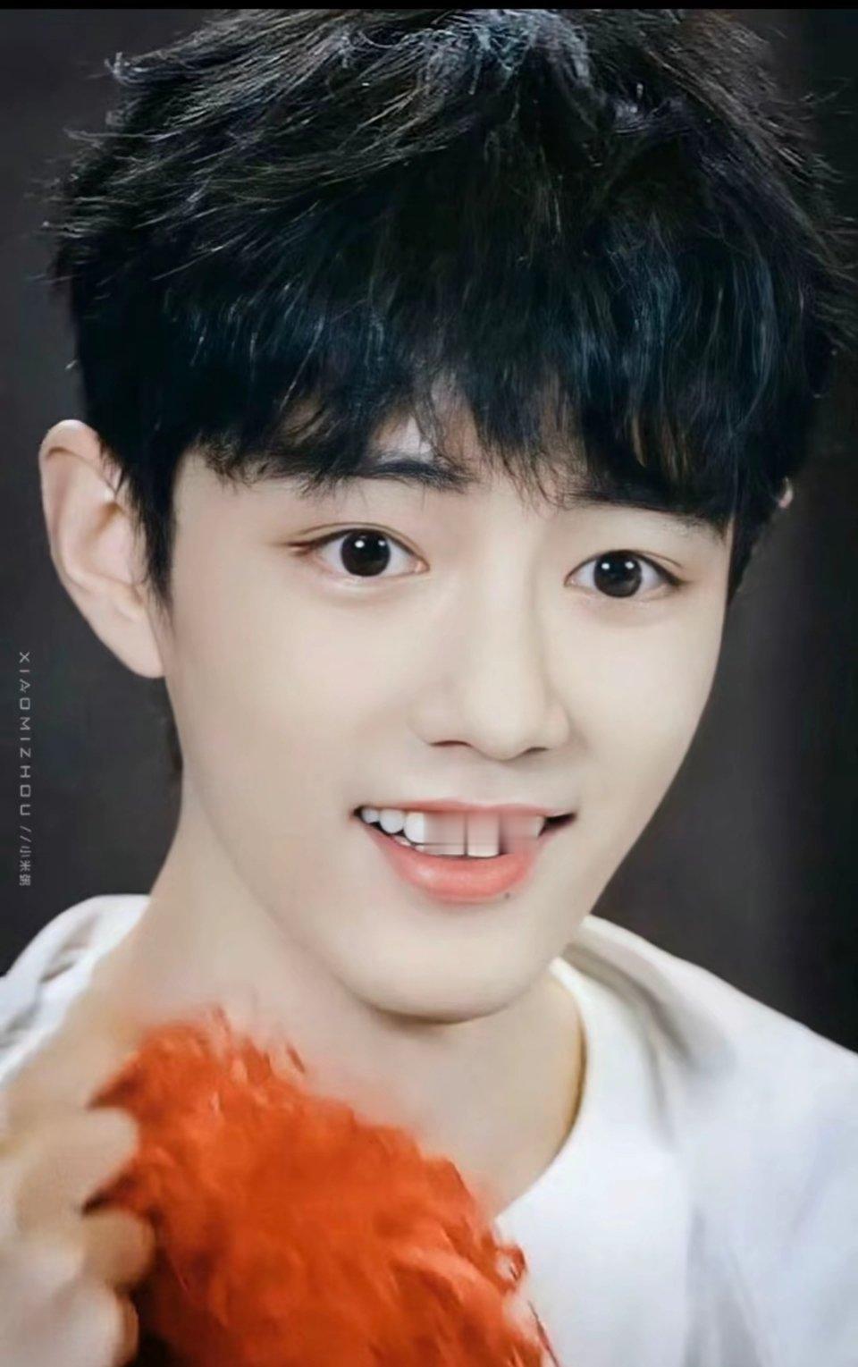 肖战肖战玉骨遥肖战盛阳 ＂你就是我的那束光，我永远都会为你心动.＂𝒴𝑜𝓊 