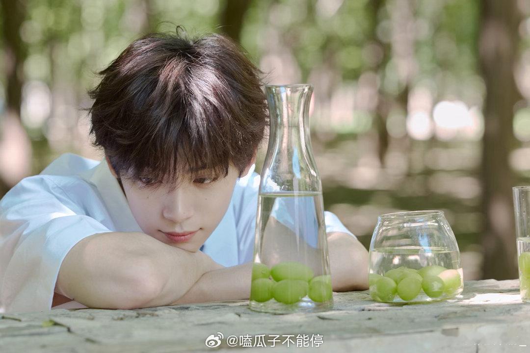 梓渝在少年感这条赛道上简直无敌，青提气泡水的感觉[憧憬] ​​​
