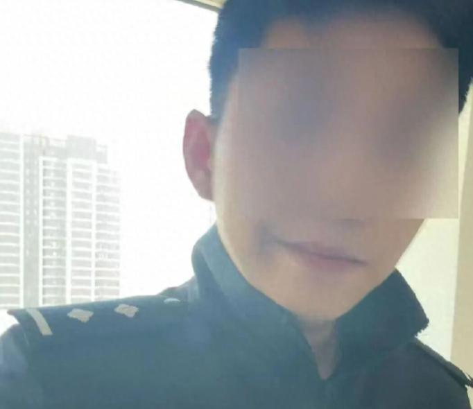 山东，一小伙子专挑00后小姑娘骗，哄人家跟自己谈恋爱，回头是又骗钱又骗色。这小伙