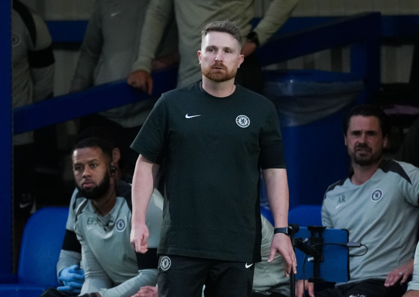 据《每日邮报》报道，麦克法兰不打算彻底推翻马雷斯卡战术，对曼城只会微调球队的战术