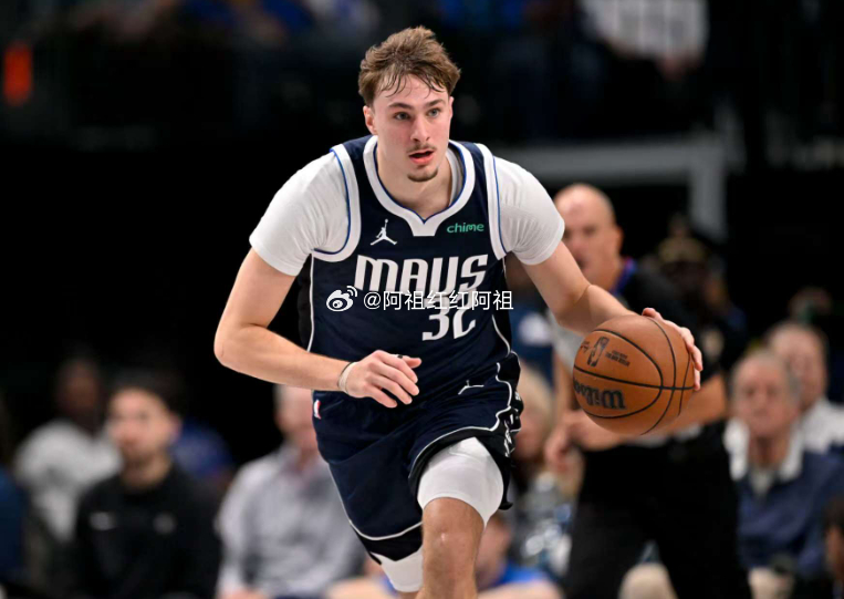 今日结束的一场NBA常规赛，独行侠在主场以123-115击败勇士，豪取四连胜。此