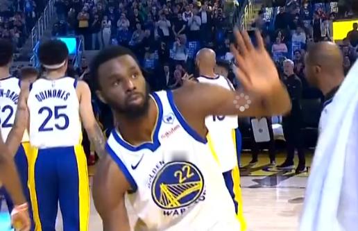 加油加油加油加油不整虚的！！！！！#老鹰vs勇士##金州勇士[超话]# ​​​