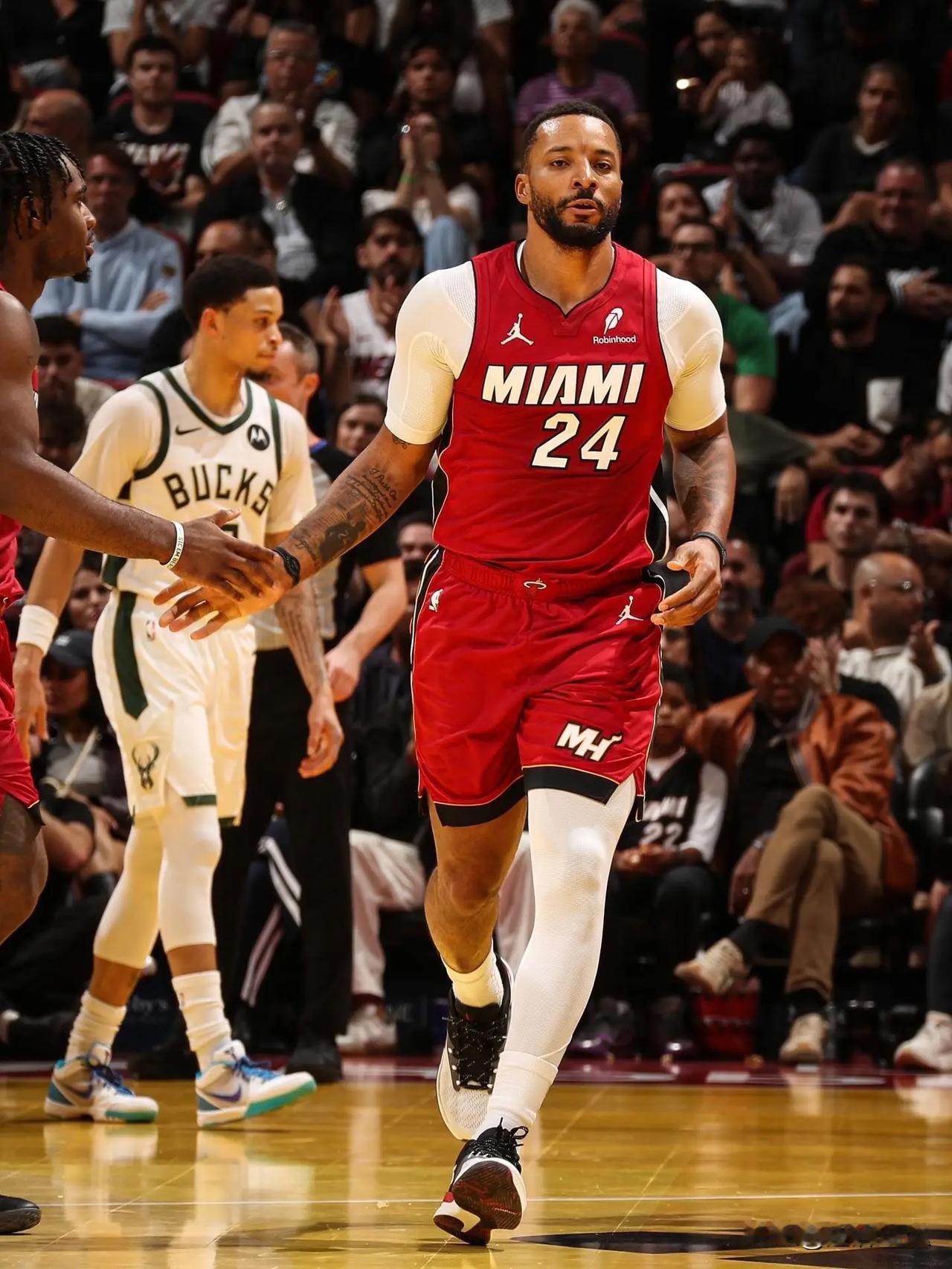 快船放走这两人，绝对是最大的败笔！

1、鲍威尔

2、小波特

鲍科比打成了全