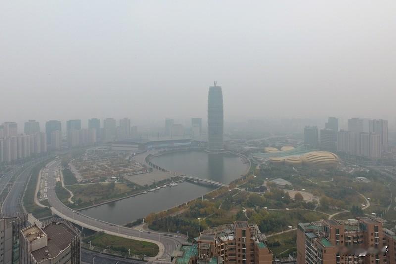 冬日生活打卡季 今天这天气绝了，雾气蒙蒙的，气温还挺适宜，关键今天还是星期天，必