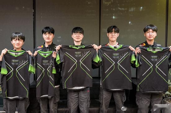 拳头公布lol战队实力排行榜：中国队BLG第一 力压韩国4月27日，英雄联盟官方