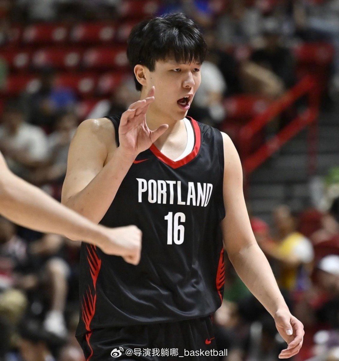 不经意间杨瀚森已经连续4场没有获得出场机会，他目前各项数据已经全部跌出同届新秀的