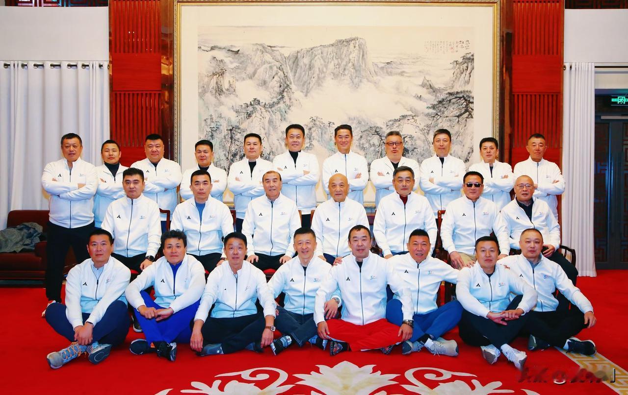 时光飞逝，济南泰山1995年足协杯冠军队都已经过去30年了。那支球队堪称传奇，在