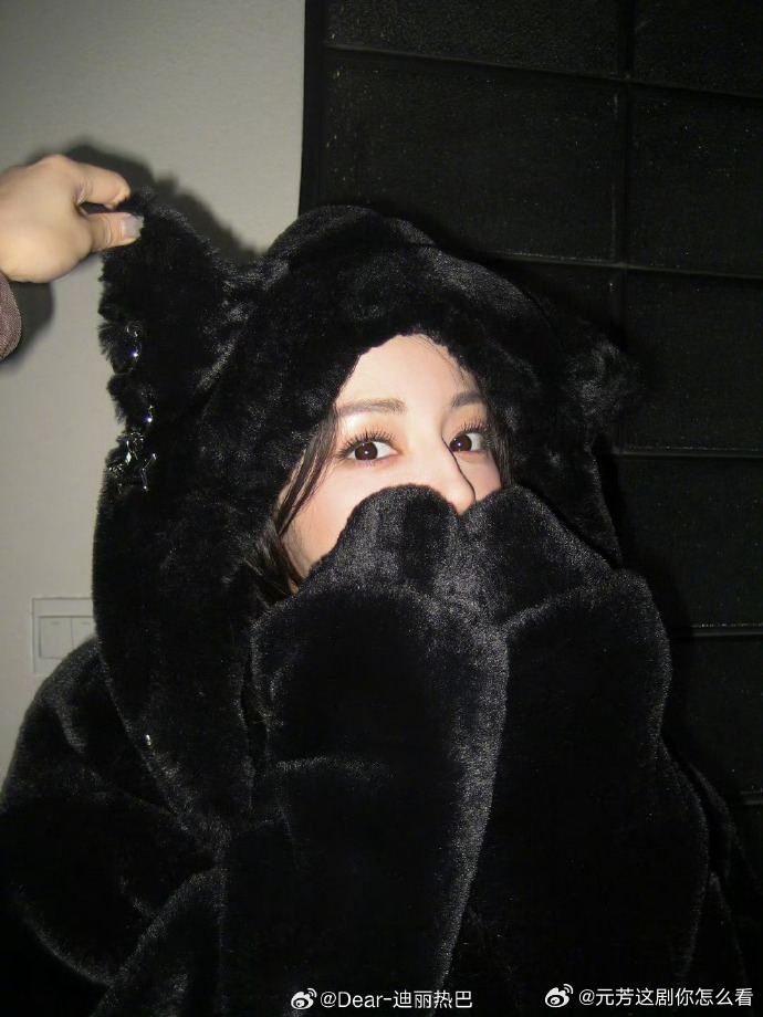 对接确认迪丽热巴安全回国迪丽热巴欢迎回家 好消息！迪丽热巴已安全回国！此前因时装