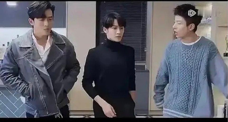 檀健次以后演现偶还是看一下搭档的男演员吧，不然夹在中间很像是小鸡仔 ​​​