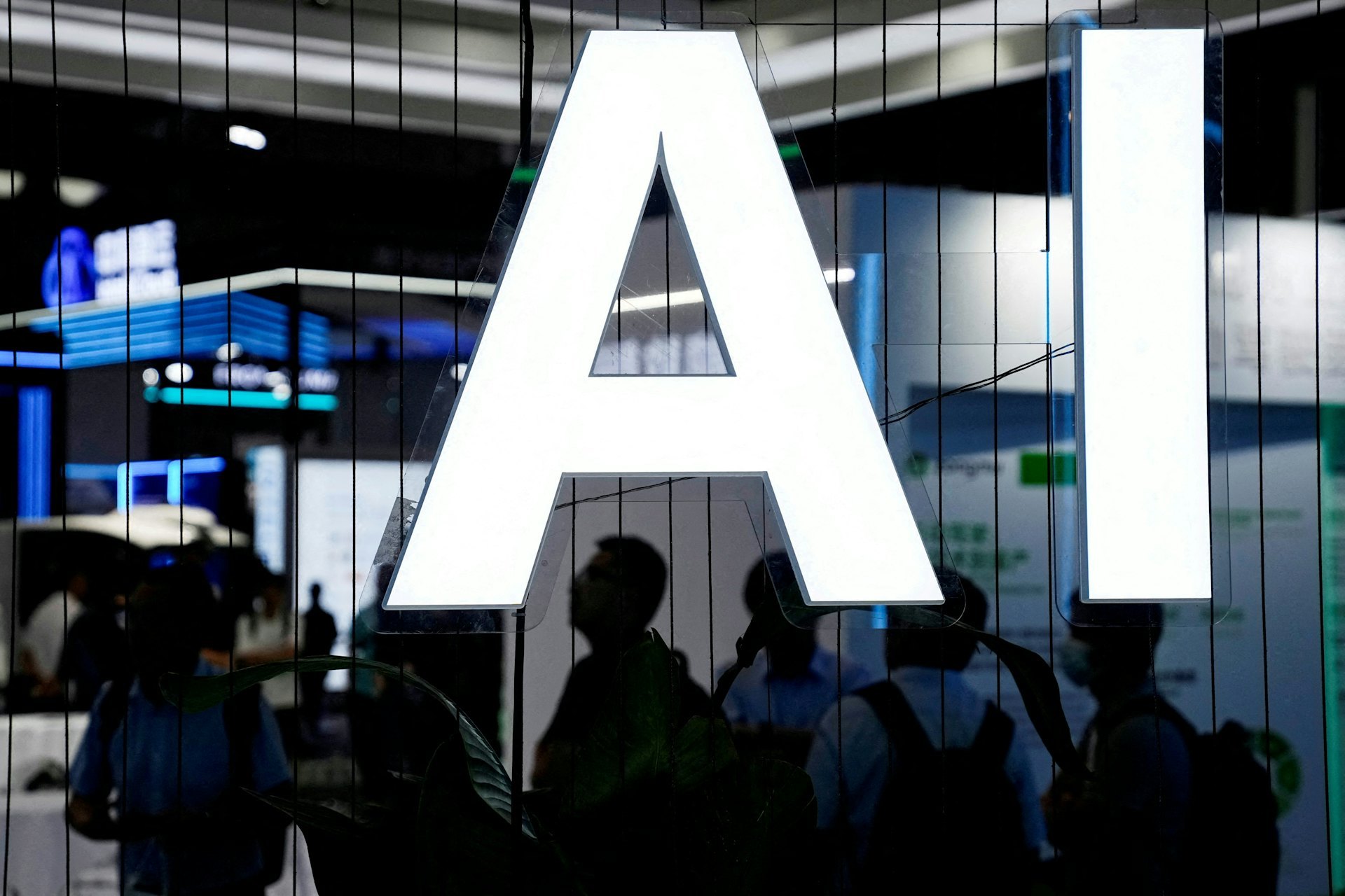 路透社曝光美国正起草信函，准备向签署《AI机遇声明》的30多国发出威胁：若加入中