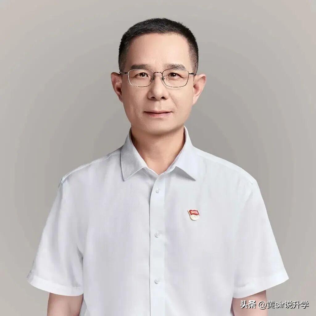 广州高中最新消息：据悉，刘文彪出任广州市第89中学党委书记，此前他是广州市75中