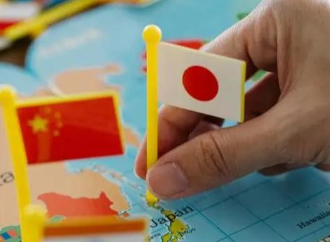 如果你最近认真看过几条国际新闻，就会发现日本是在一步步突破过去的边界
 最值得警