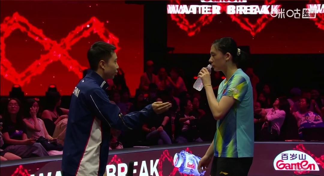 新任女队教练于子洋首秀成功！


陈熠1/32决赛对阵奥地利老将波尔卡诺娃。
两