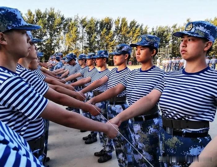 🎓 核心性质：职业导向完全不同

- 普通大学：属于学历教育，目标是培养专业人