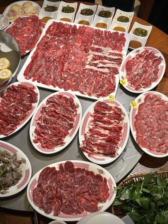 柳州的！永远可以相信本地人爱吃的牛肉火锅！