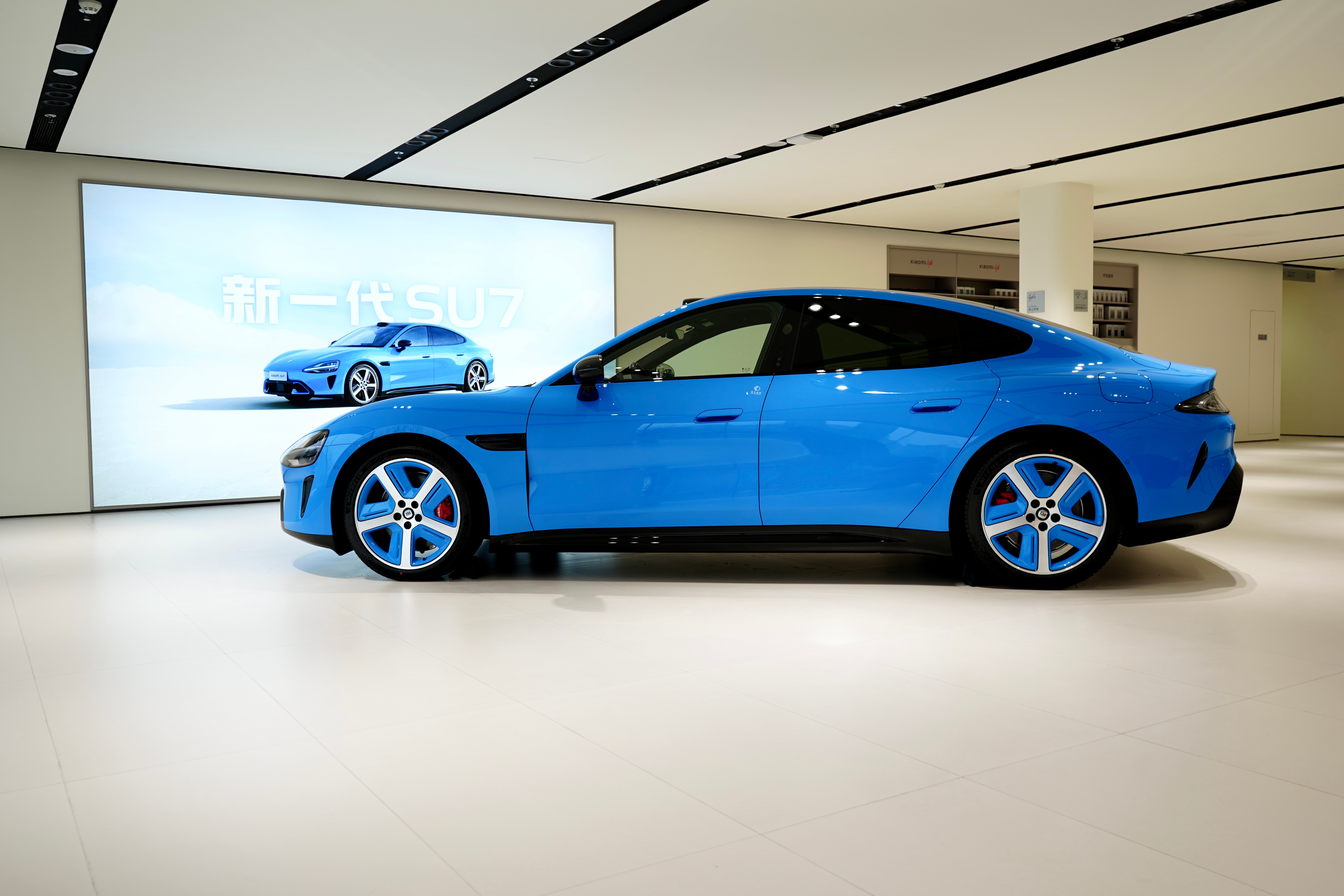 全网最全新一代小米SU7配色实拍，实车细节远比想象中更惊艳。全新卡布里蓝清透灵动