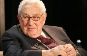 基辛格警告美国，如果中美之间真的发生了战争，那么美国有再多的盟友也没有用，因为没