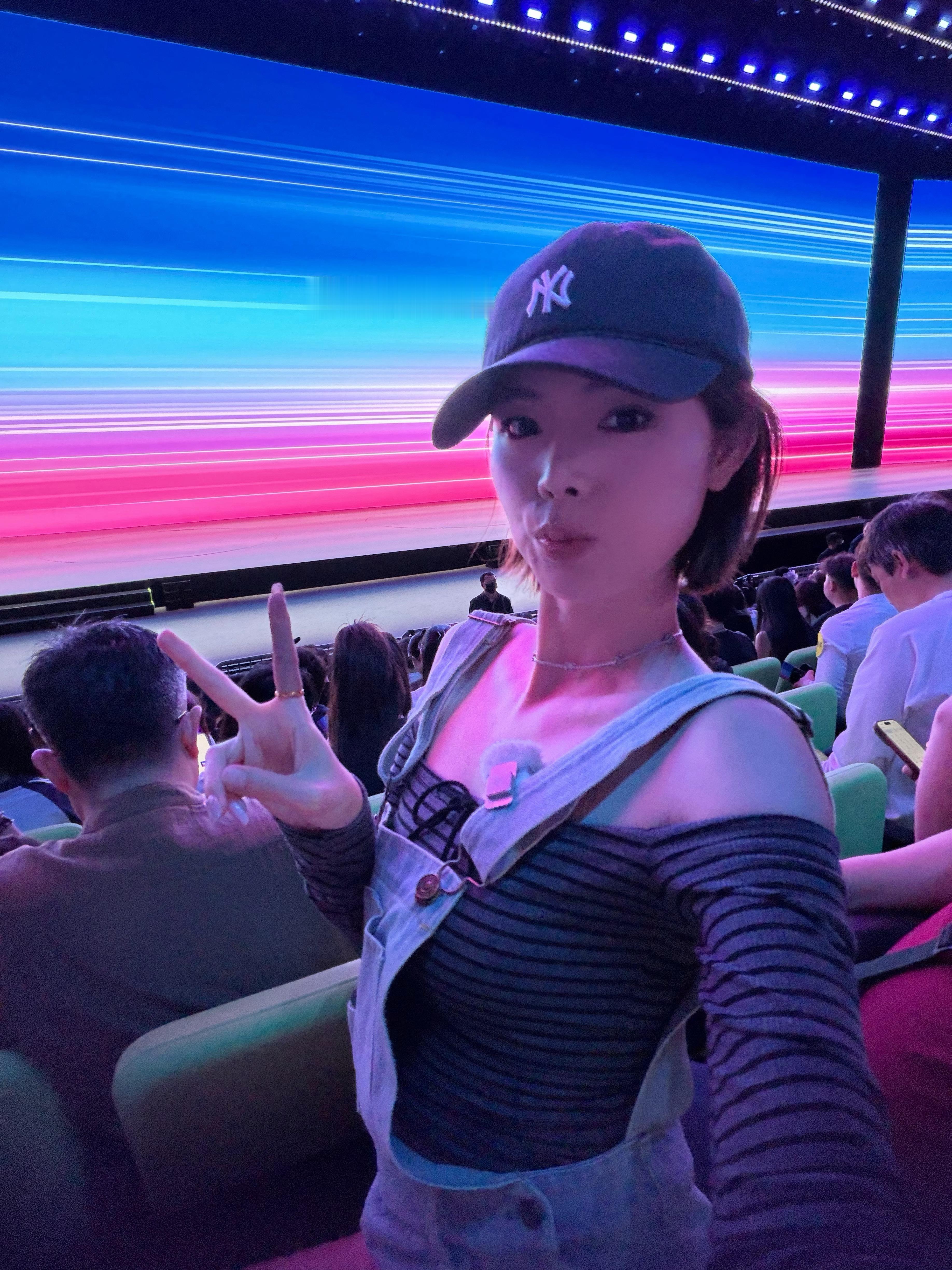 到现场了离肖战很近！！！日常分享鸿蒙智行新品发布会