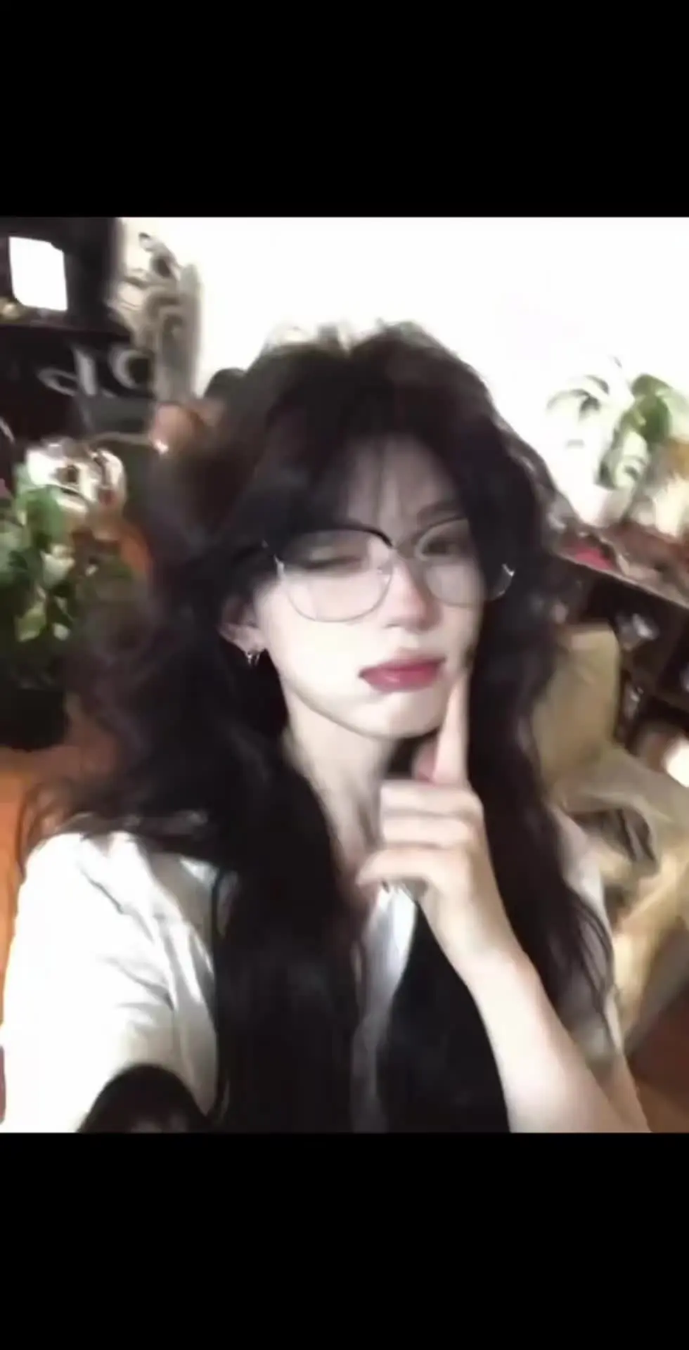 人格有时E也有时I 她是一个特别的女孩.