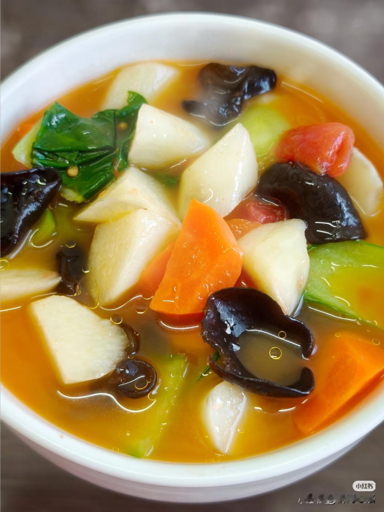 早上老公出门前对我说，晚饭炖点牛肉吃吧，我没同意。

老公的尿酸高，最高的时候，