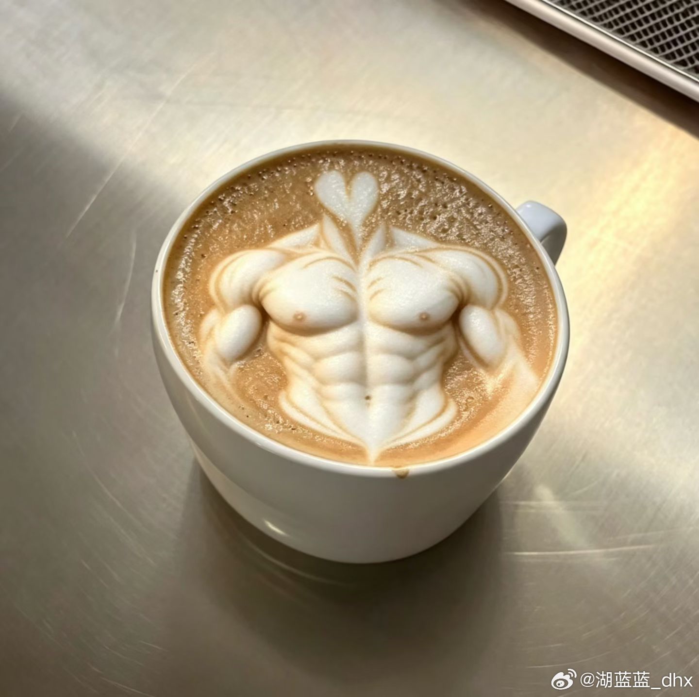 海口Away coffee 家的肌肉拿铁笑疯了哈哈哈哈哈😂能送上海一杯不 