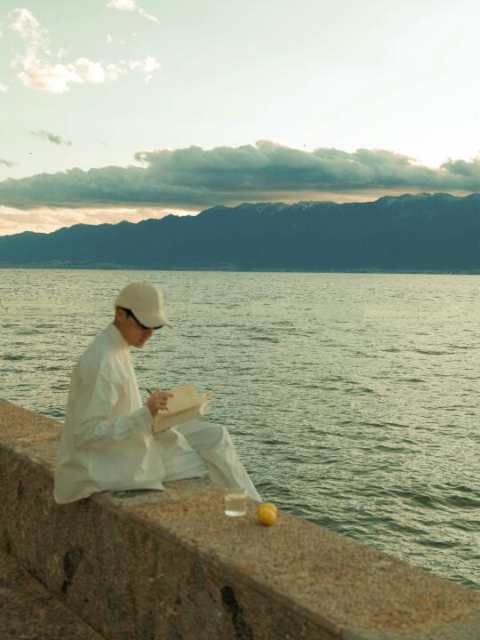 南法的诗意，在大理的山海间醒来