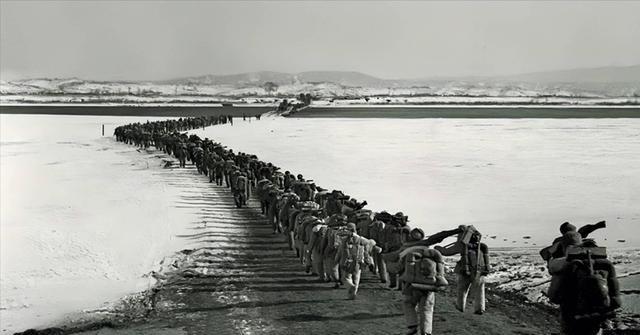 日本人曾经这样评价过抗美援朝战争：中国若是不出兵，美国根本打不到鸭绿江边。可偏偏