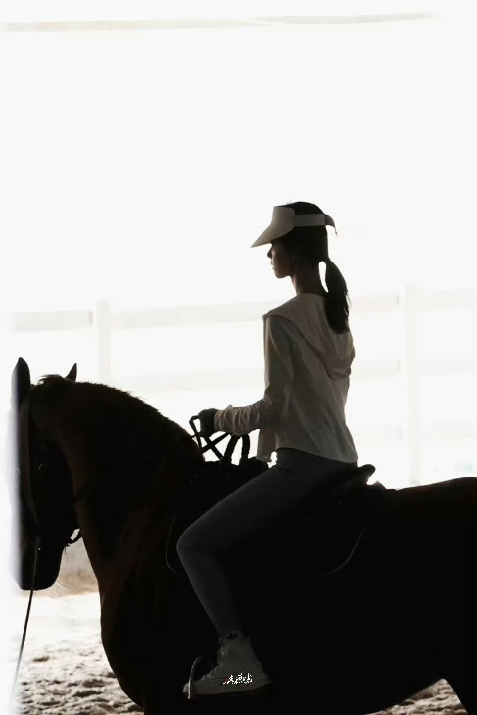 陈都灵骑马训练，期待新角色[求关注] ​​​