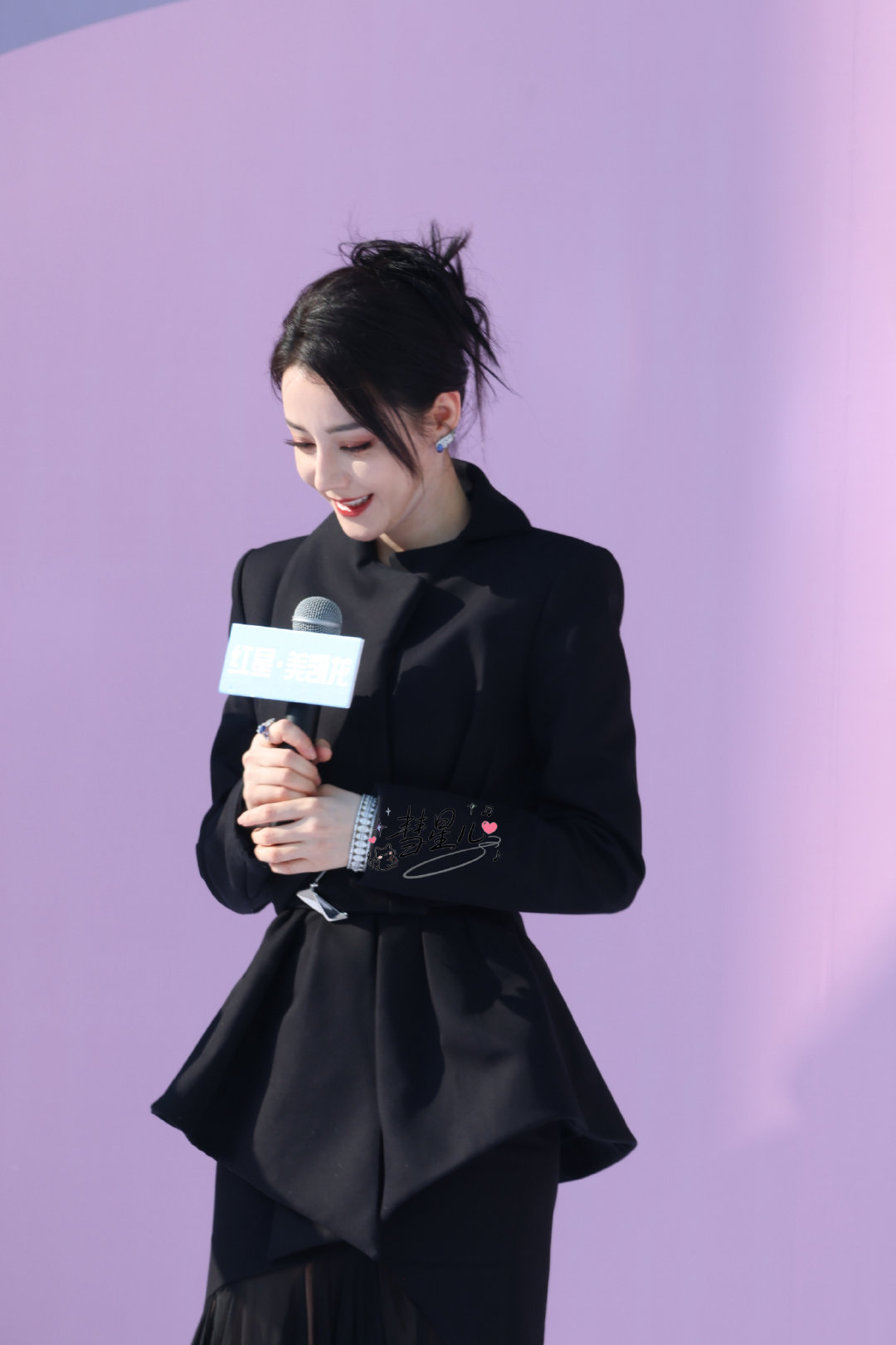 迪丽热巴迪丽热巴钰珑 dlrb 迪丽热巴功夫女足 dlrb 迪丽热巴卫蓝“或许，